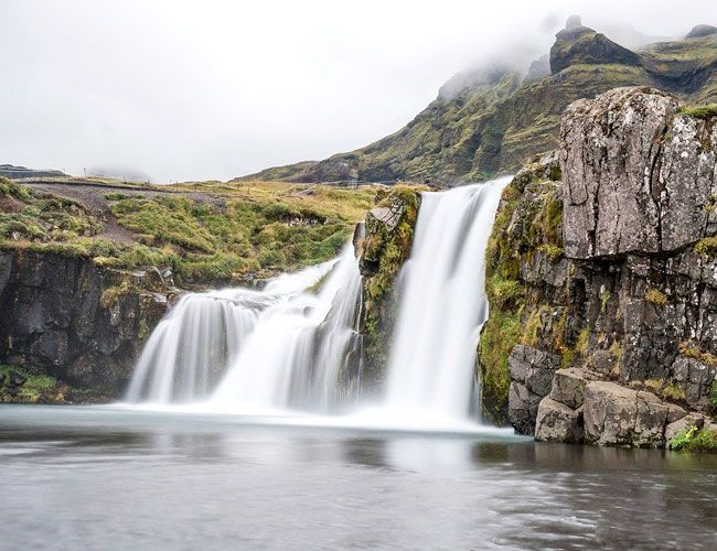 Cascada durante un viaje privado por Islandia