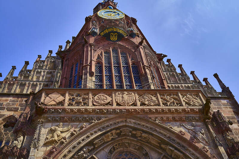  RELOJ DE LUJO EN LA FRAUENKIRCHE NUREMBERG